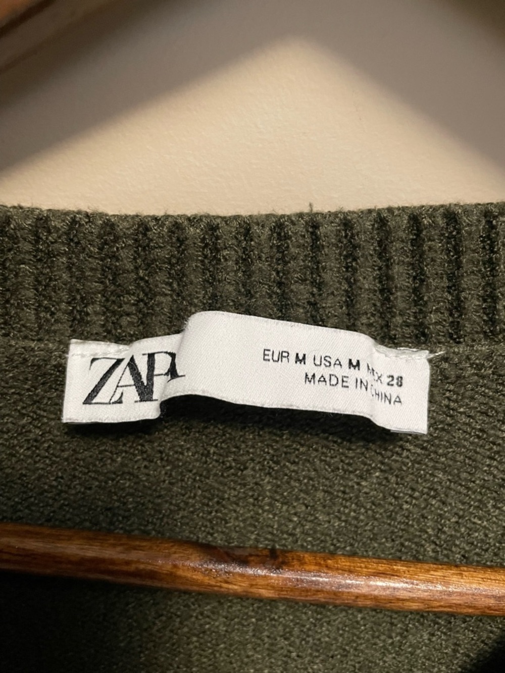 Zara Olive Green Cropped V-Neck Sweater Women’s Medium - Picture 7 of 11